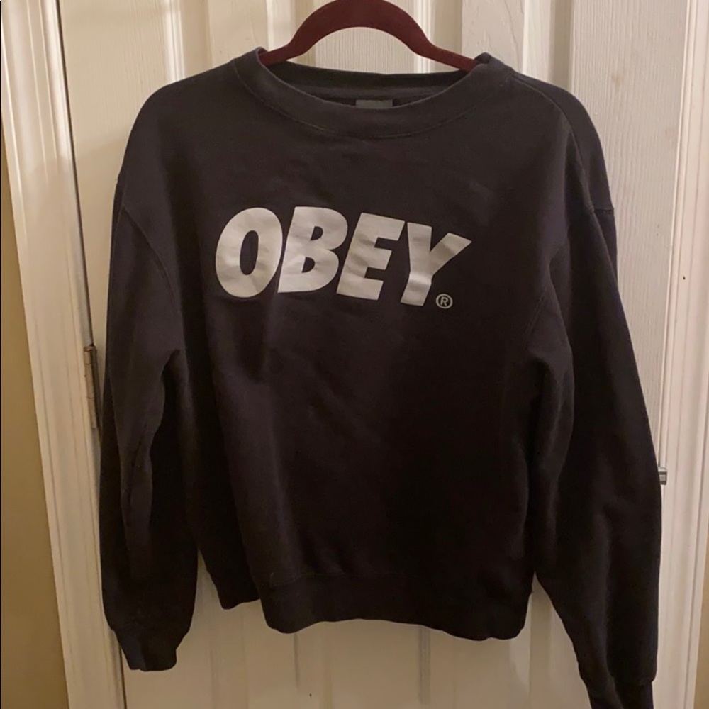 Black obey sweatshirt